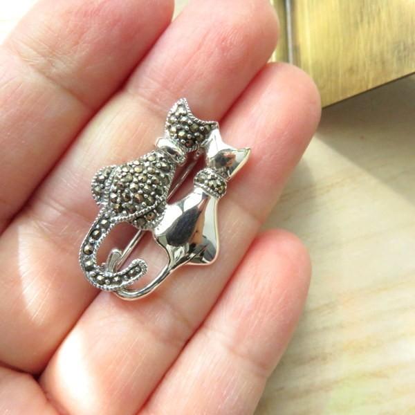ブローチ 猫 ネコ シルバー925 SV925 金属アレルギー対応 人気
