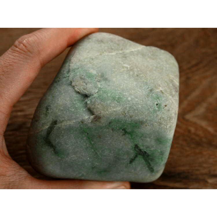 糸魚川 翡翠原石 緑 アイス 糸魚川 翡翠原石 緑 アイス