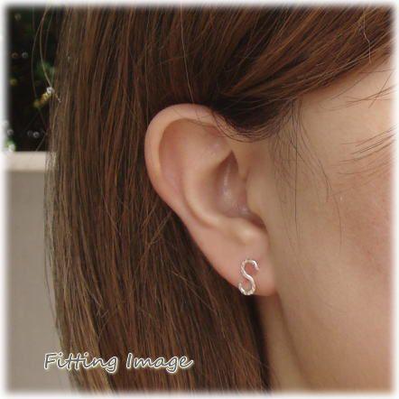 シルバーピアス スタッドピアス S 文字 アルファベット イニシャル