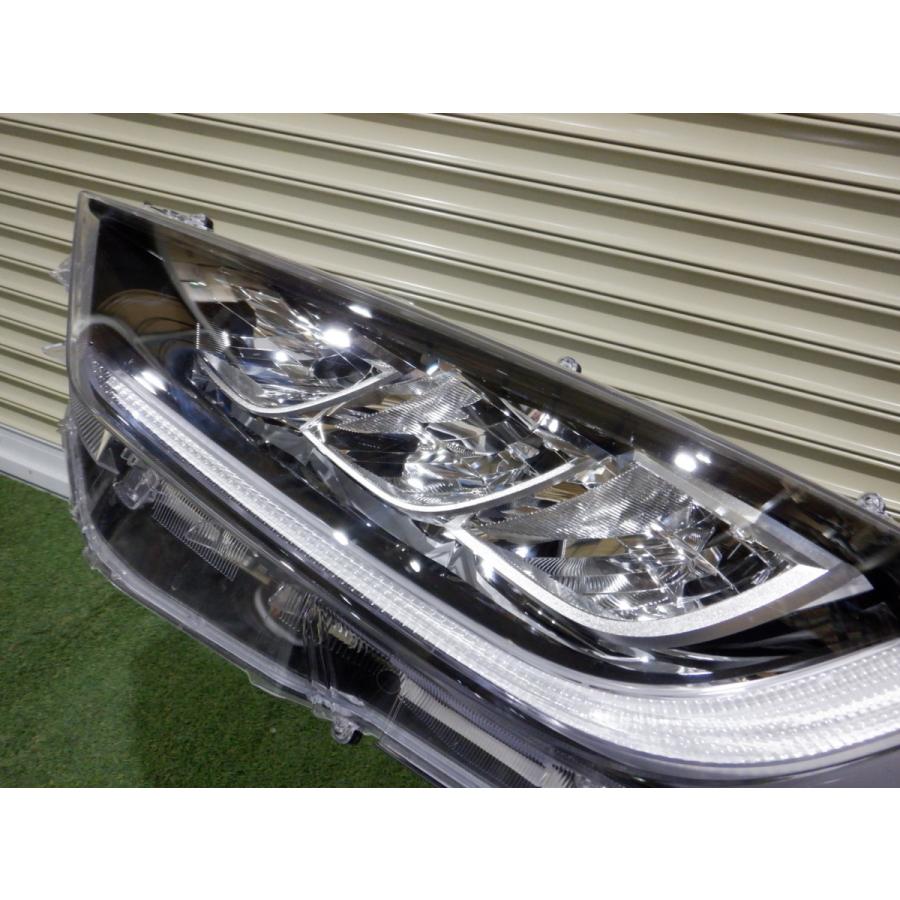 トヨタ純正 MXPA10 MXPH10 KSP210 ヤリス YARIS LED ヘッドライト