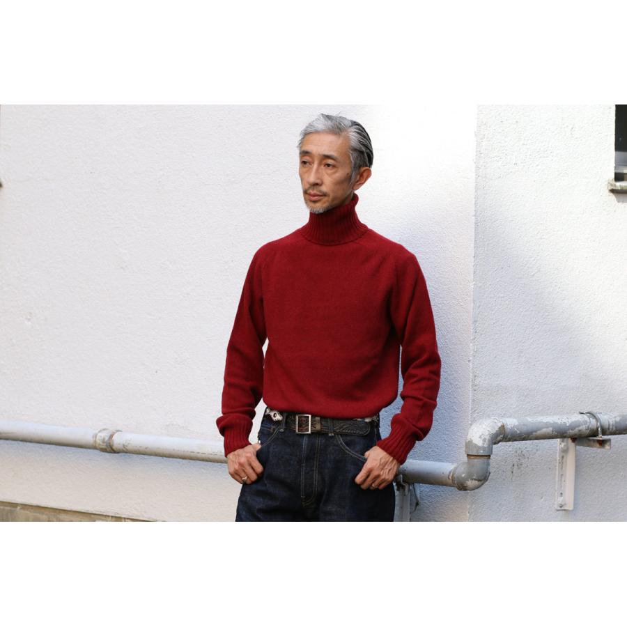 INVERALLAN（インバーアラン） ラムズウール100% タートルネック