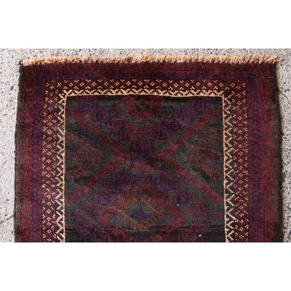 水の流れとサソリ模様 手織り絨毯 バルーチ族 118×81cm ラグ