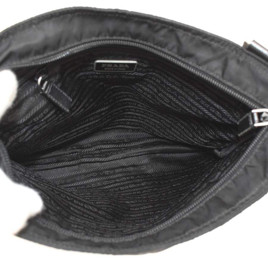 PRADA（プラダ） ショルダーバッグ クロスボディ 三角プレート