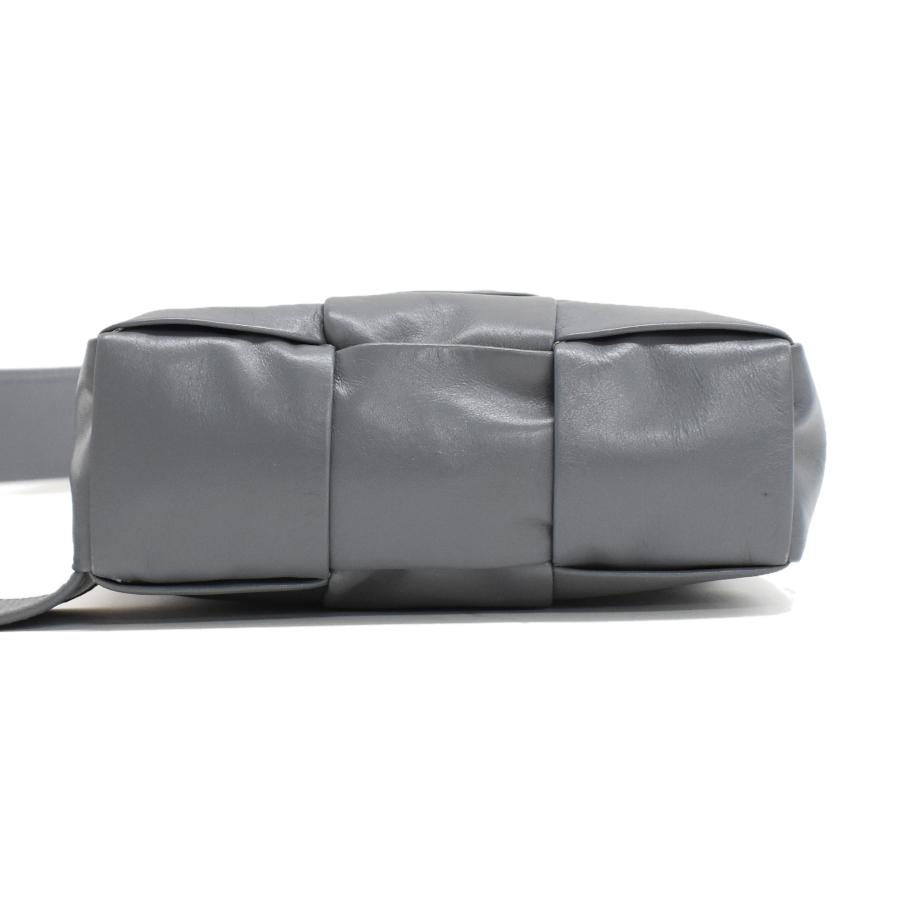 BOTTEGA VENETA（ボッテガ・ヴェネタ） カセット スリングバッグ