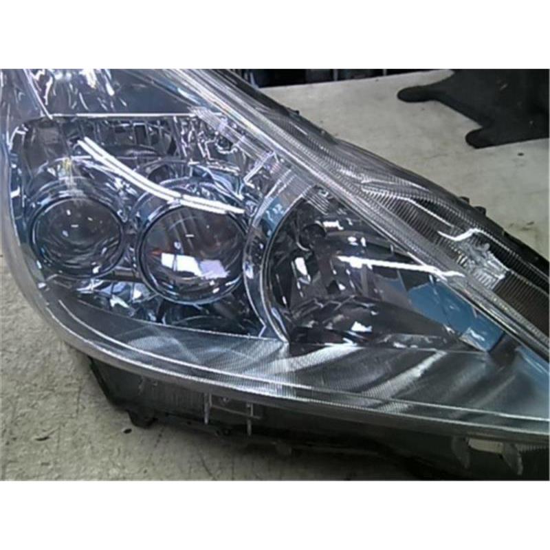 トヨタ 純正 プリウスアルファ 《 ZVW41W 》 右ヘッドライト P70700