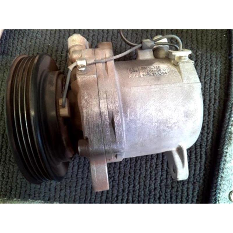 スズキ 純正 キャリー 《 DA63T 》 エアコンコンプレッサー P70300