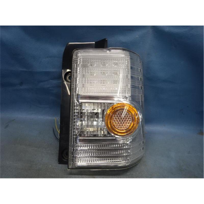 ダイハツ 純正 ムーブコンテ 《 L585S 》 右テールランプ 81550-B2500