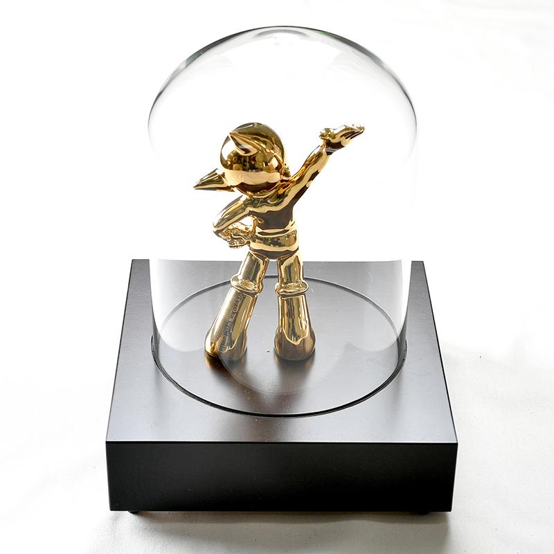 アトムデビュー70周年記念 高級磁器人形 ＜ゴールド塗装 限定 500個