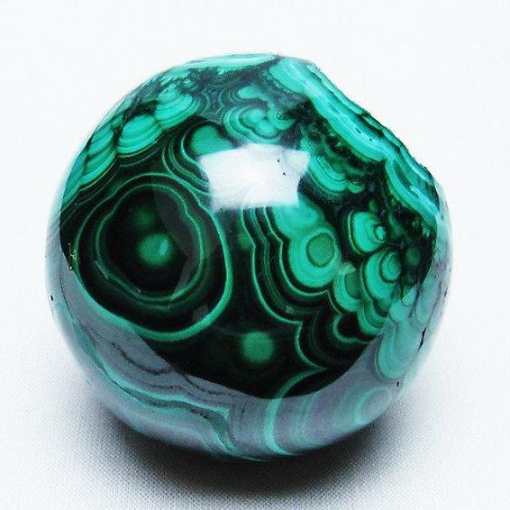 マラカイト 原石 ※欠け箇所などあり 58mm t740-722 : 誠安天然石専門店