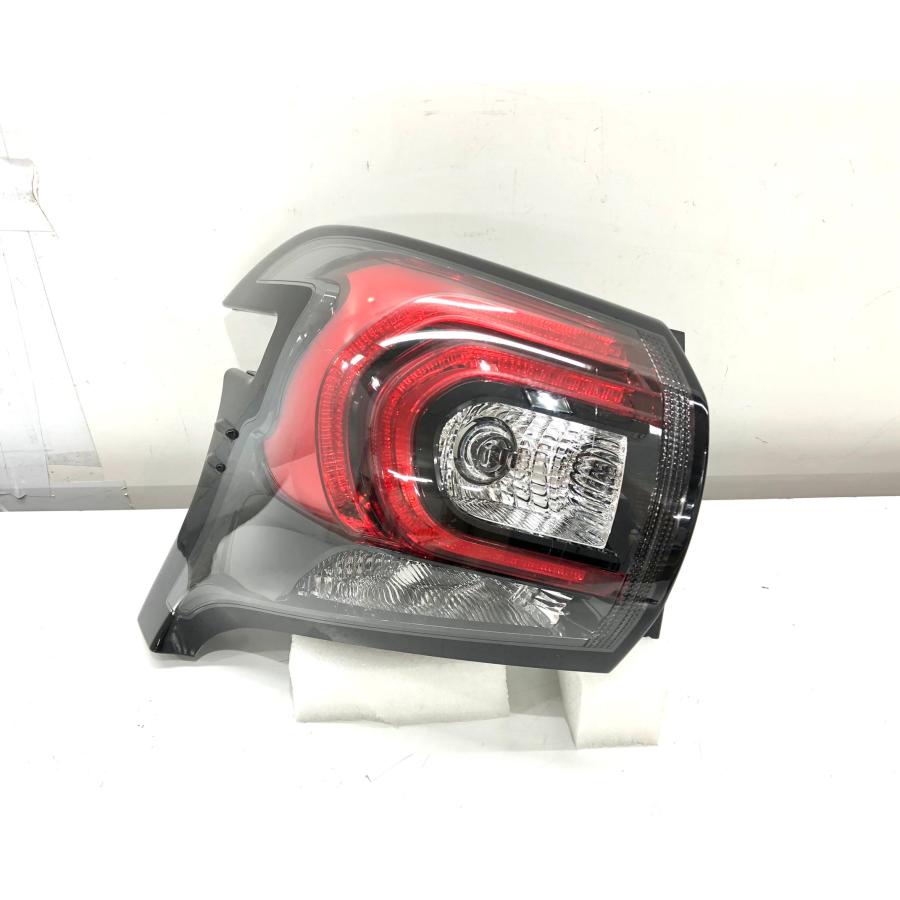 トヨタ シエンタ NSP170G 170系 後期 純正 テールランプ 左 KOITO52