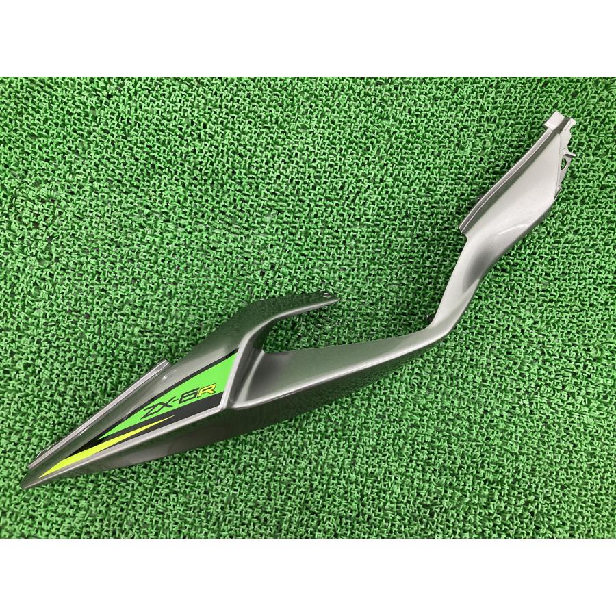 カワサキ（Kawasaki） ZX-6R シートカウル 右 ガンM 36041-0052 純正