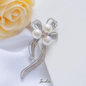 ミキモト MIKIMOTO ブローチ 金属素材xパール シルバーxホワイト 定番