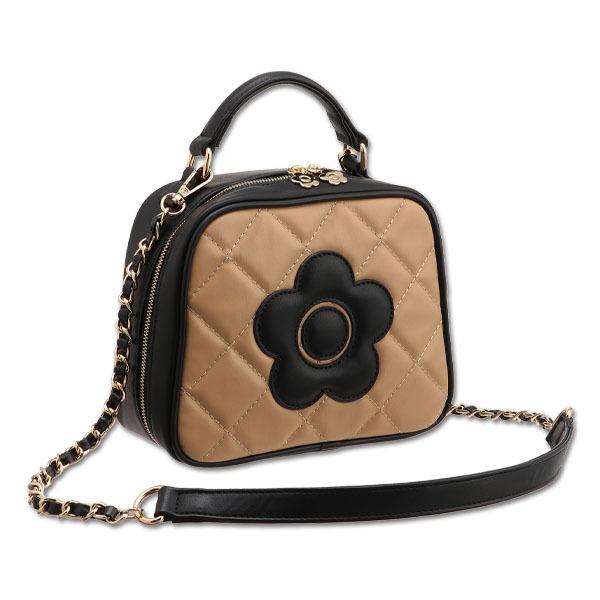 MARY QUANT（マリークヮント） スクエアキルトデイジーパッチ 2WAY