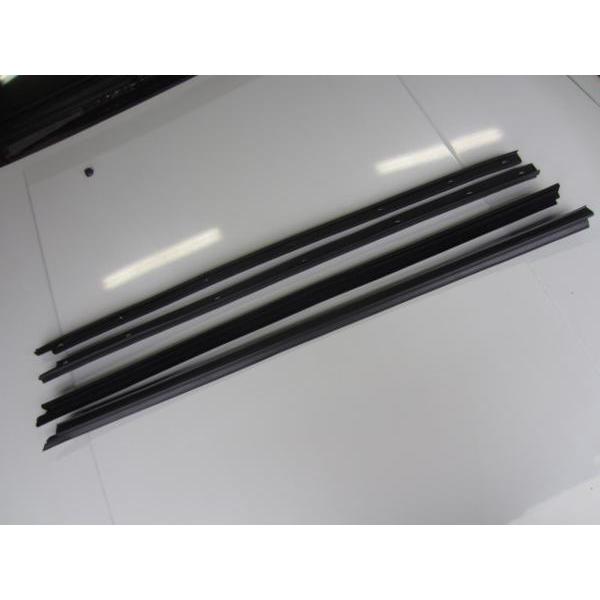 新品 ダットサントラック D21 用 水切りモール セット : ファイン