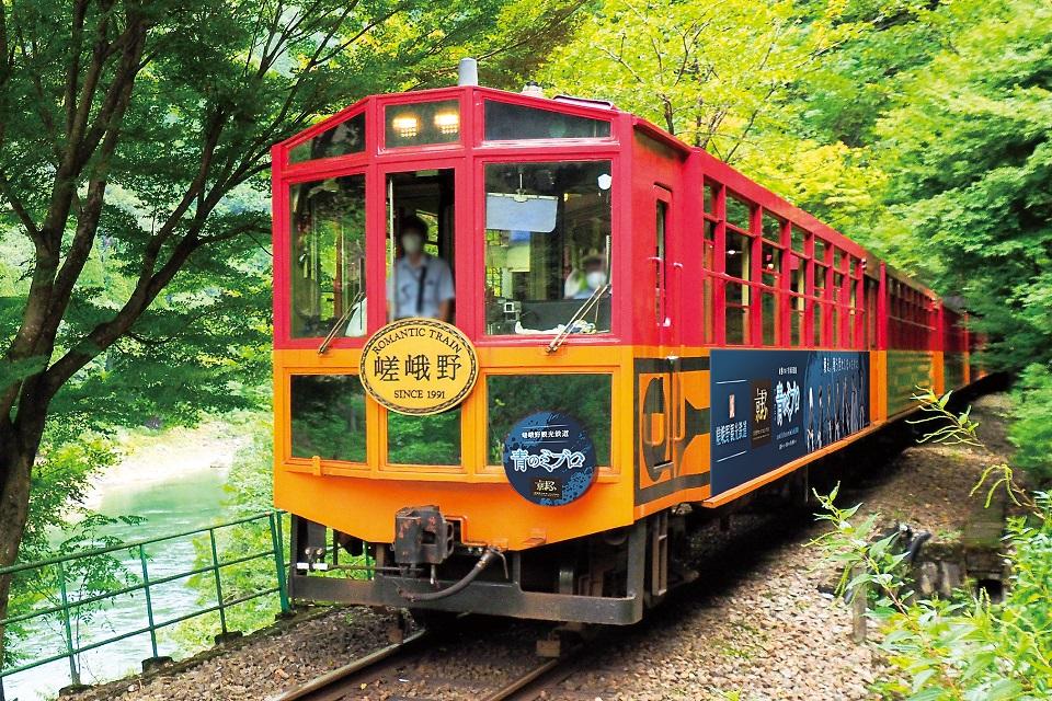 京まふ×青のミブロ列車』を運行【トロッコ嵯峨駅】｜【京都市公式