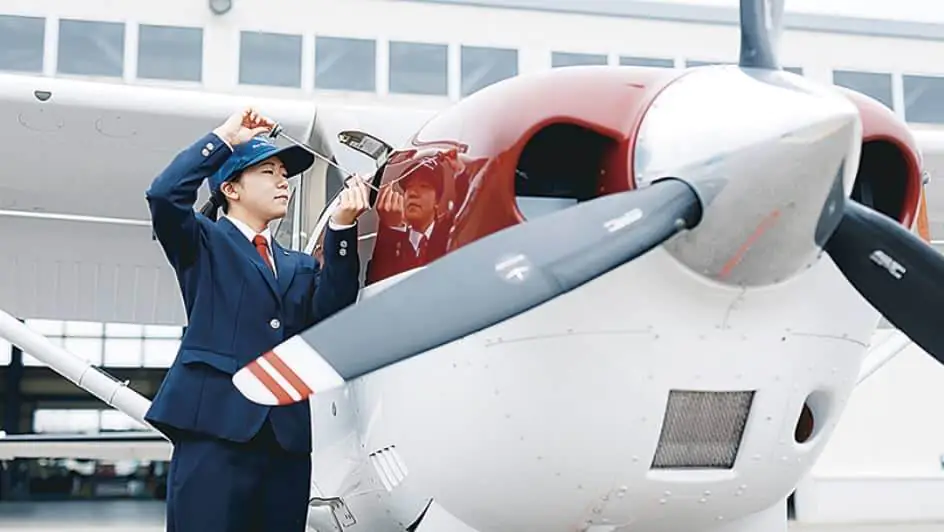 操縦科 | 学科紹介 | 日本航空大学校 石川 | パイロットやCA・整備士を