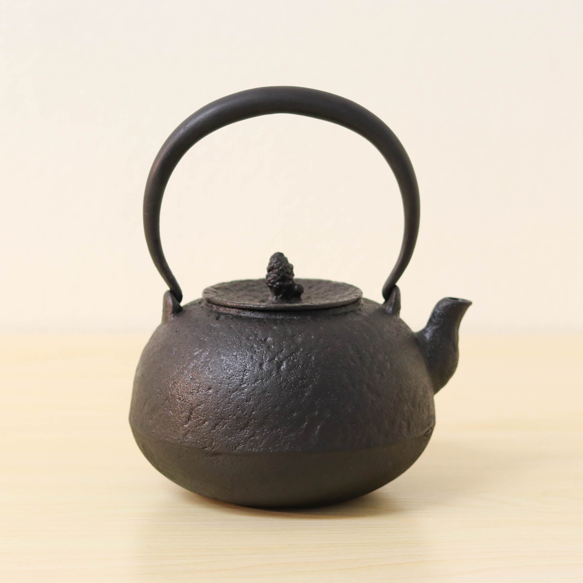 山形鋳物 鉄瓶 | 尻張 | 8号 | あらい工房