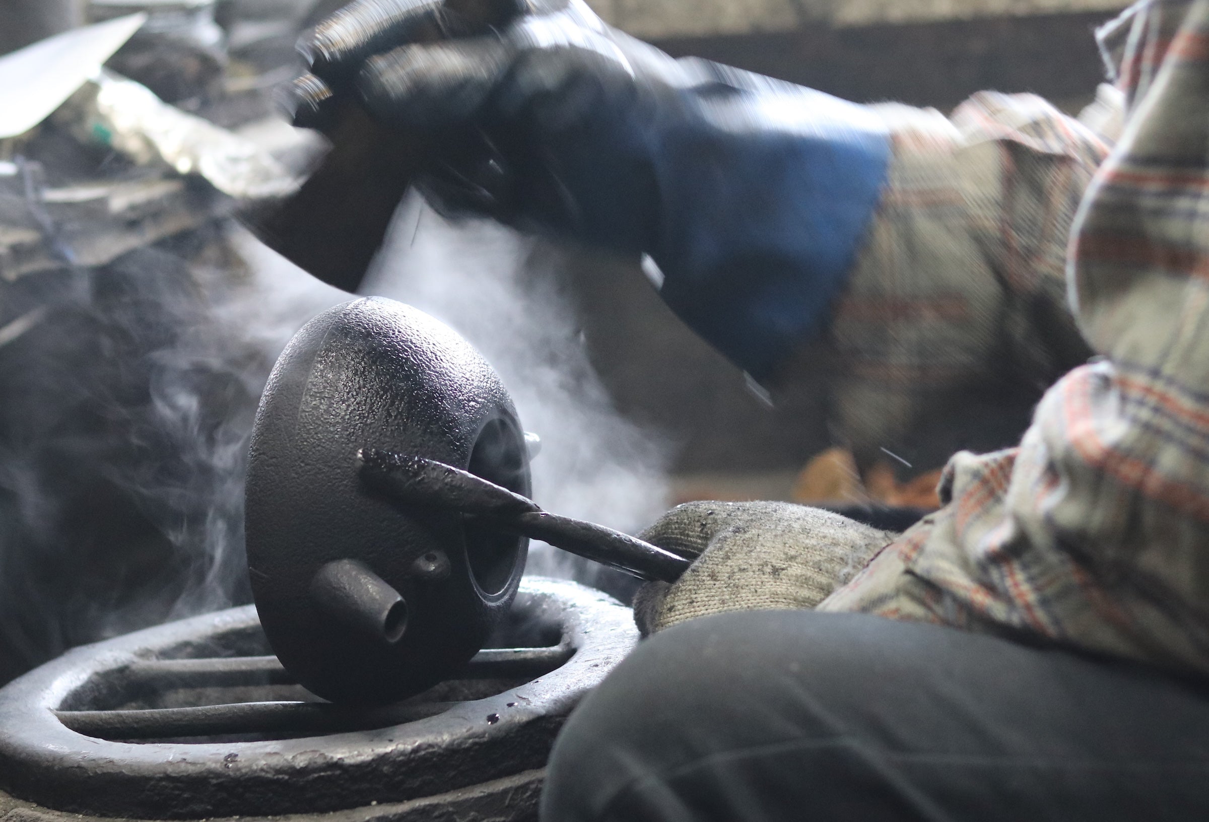 南部鉄器 砂鉄製鉄瓶 | 南部型 桜 | 2L | 薫山工房