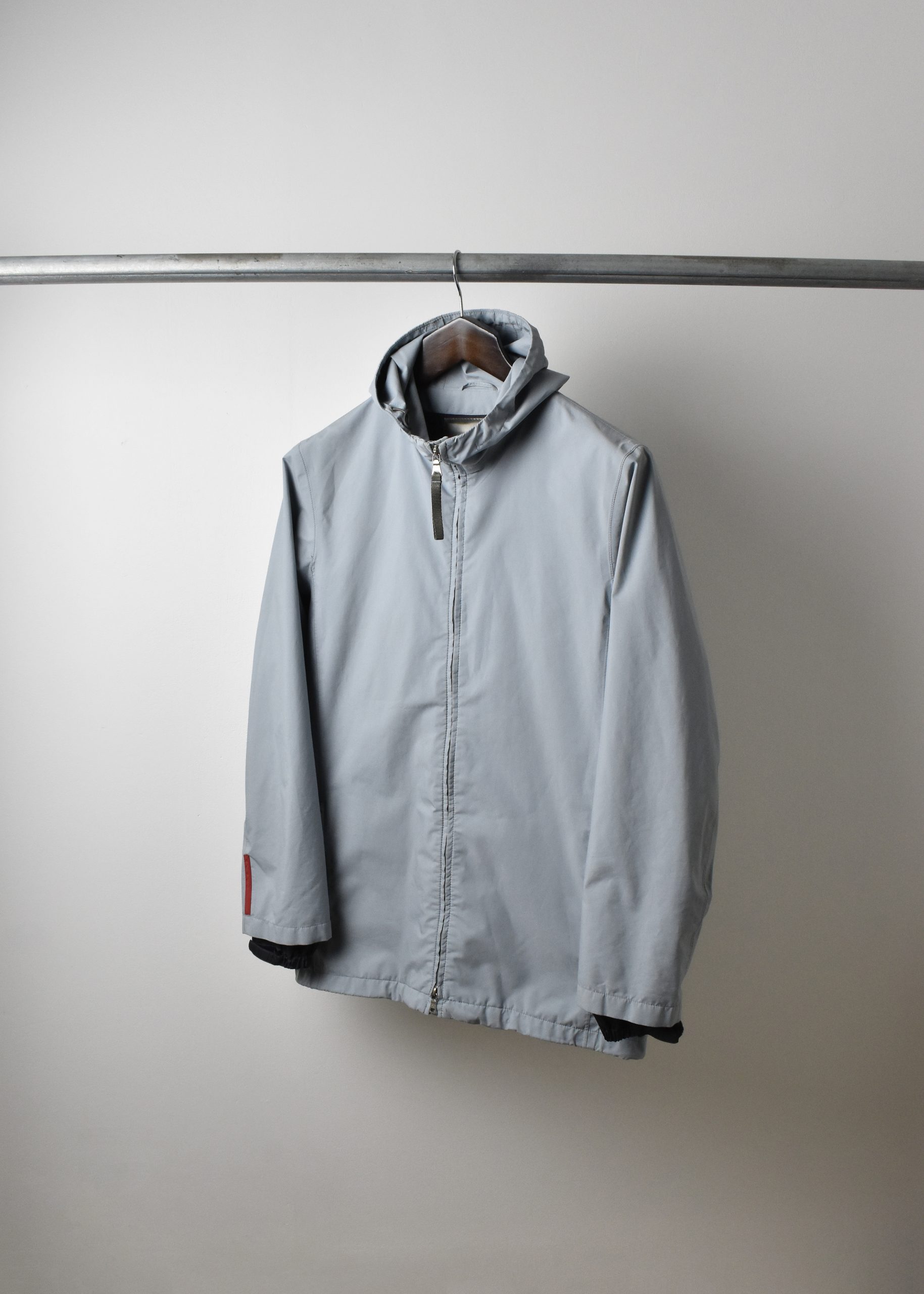 PRADA SPORT GORE-TEX HOODED JACKET (M/L) - Jazzy Badger