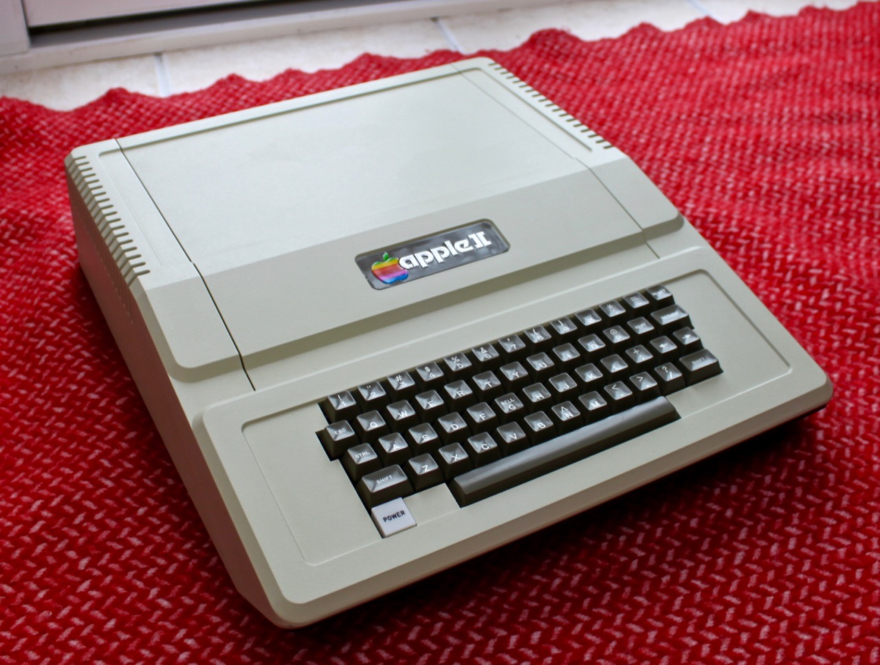 SOLD: Apple II original A2S1 computer #36905 - Vintage Apple