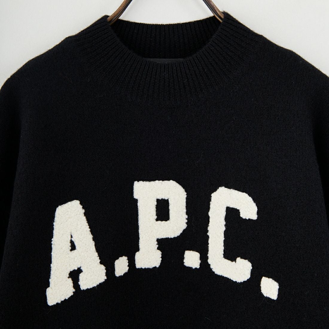 A.P.C. [アー・ペー・セー] APCロゴ クルーネックニット [PULL-JADA