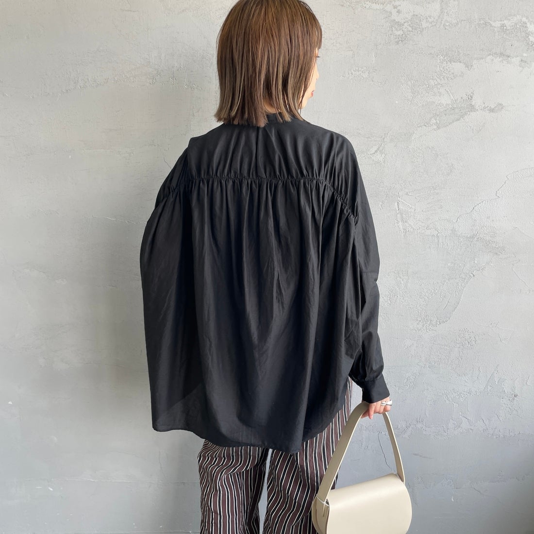 mizuiro ind [ミズイロインド] バックギャザーワイドシャツ [1-238975