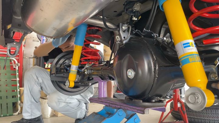 ジムニーJB64 TsudaRacing DAMSELユーロサスペンションキット取付