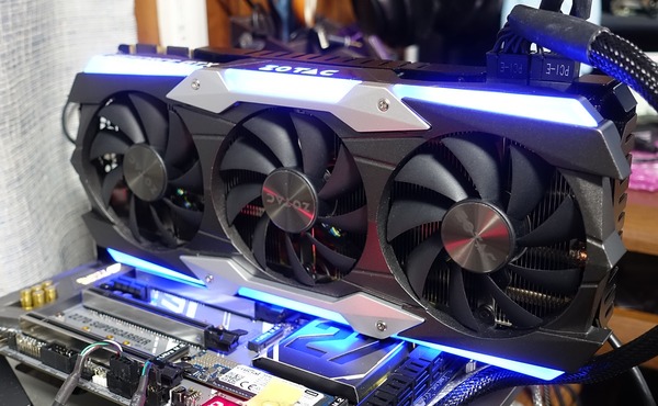 定格2GHz越え超弩級グラボ「ZOTAC GTX 1080 Ti AMP Extreme」を