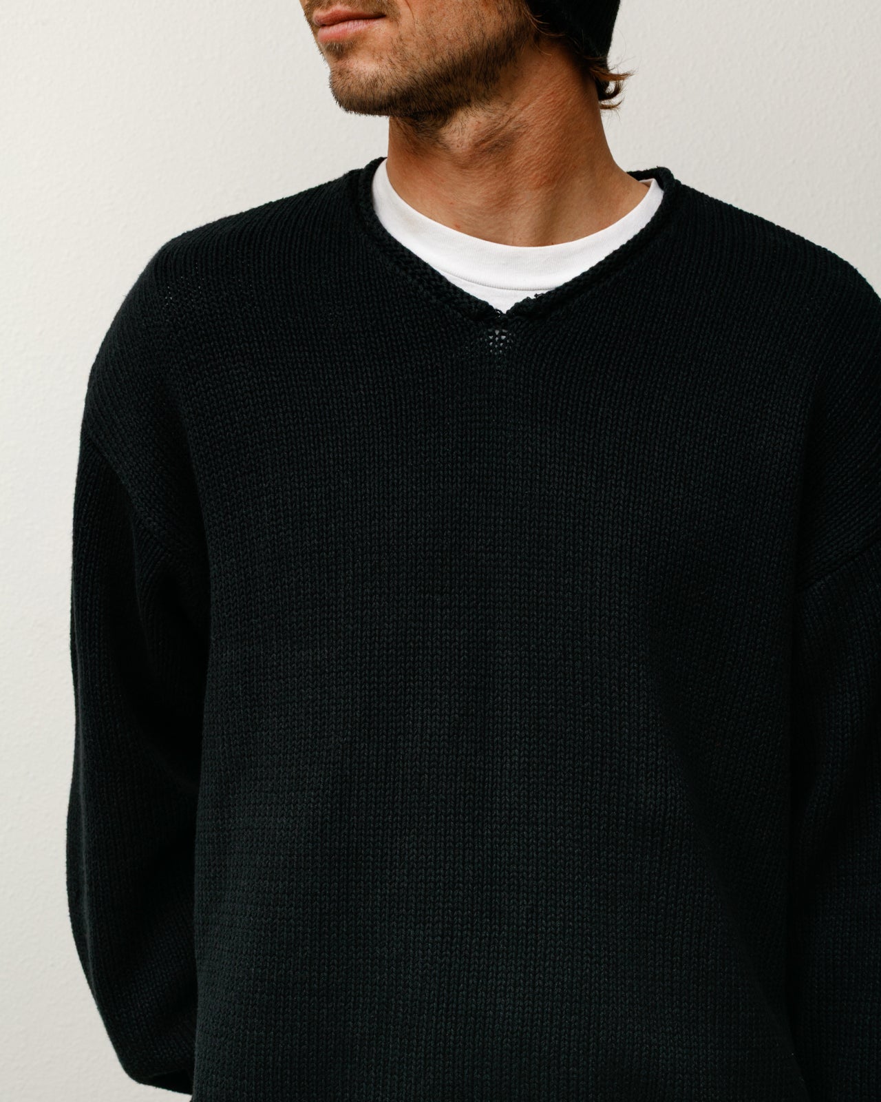Roll V Neck Sweater – Black | Tops & Knits | Stüssy Japan
