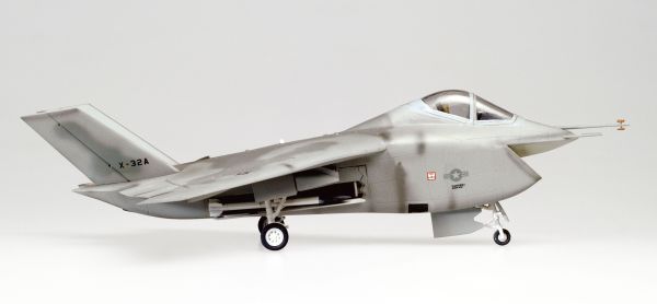 Boeing JSF X-32 Italeri 1208