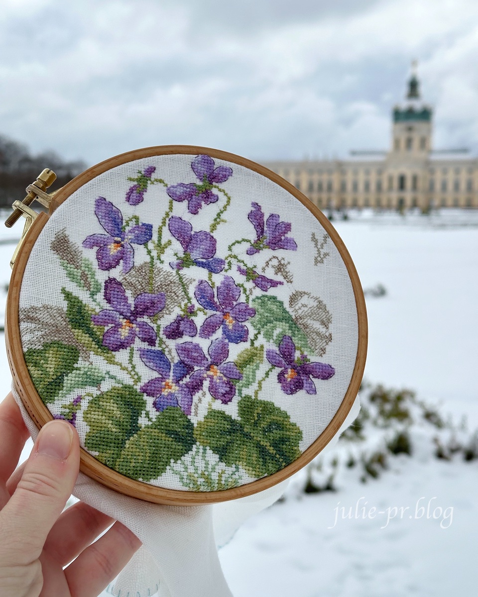 Étude à la violette — the new botanical design by Veronique
