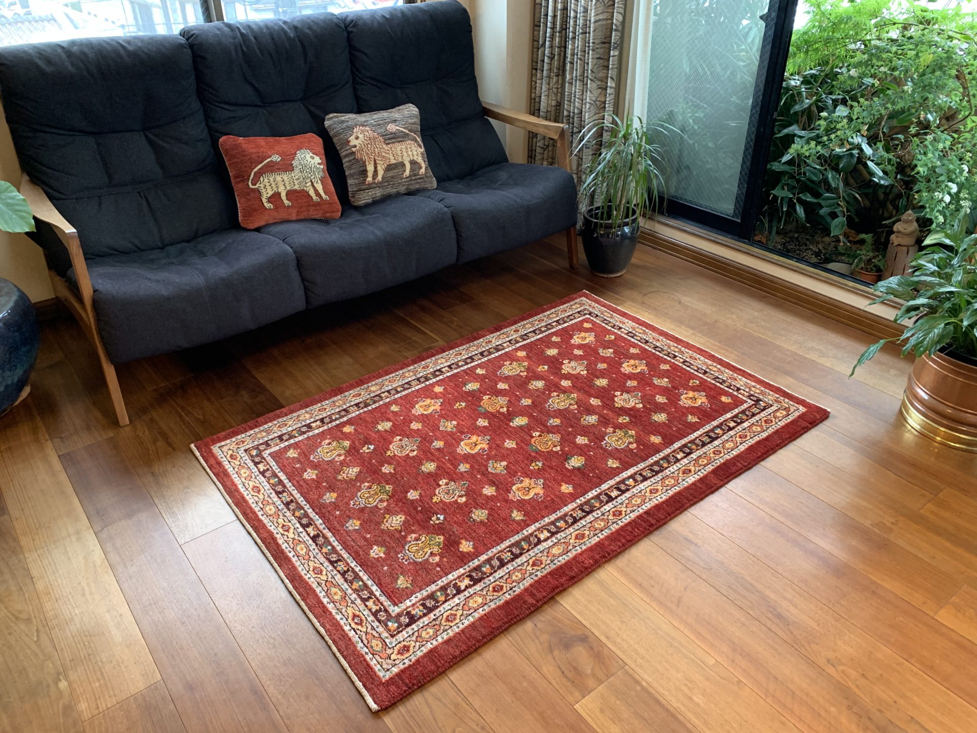 ルリバフ | 調度品の亀川【公式】ゾランヴァリギャッベ正規販売店