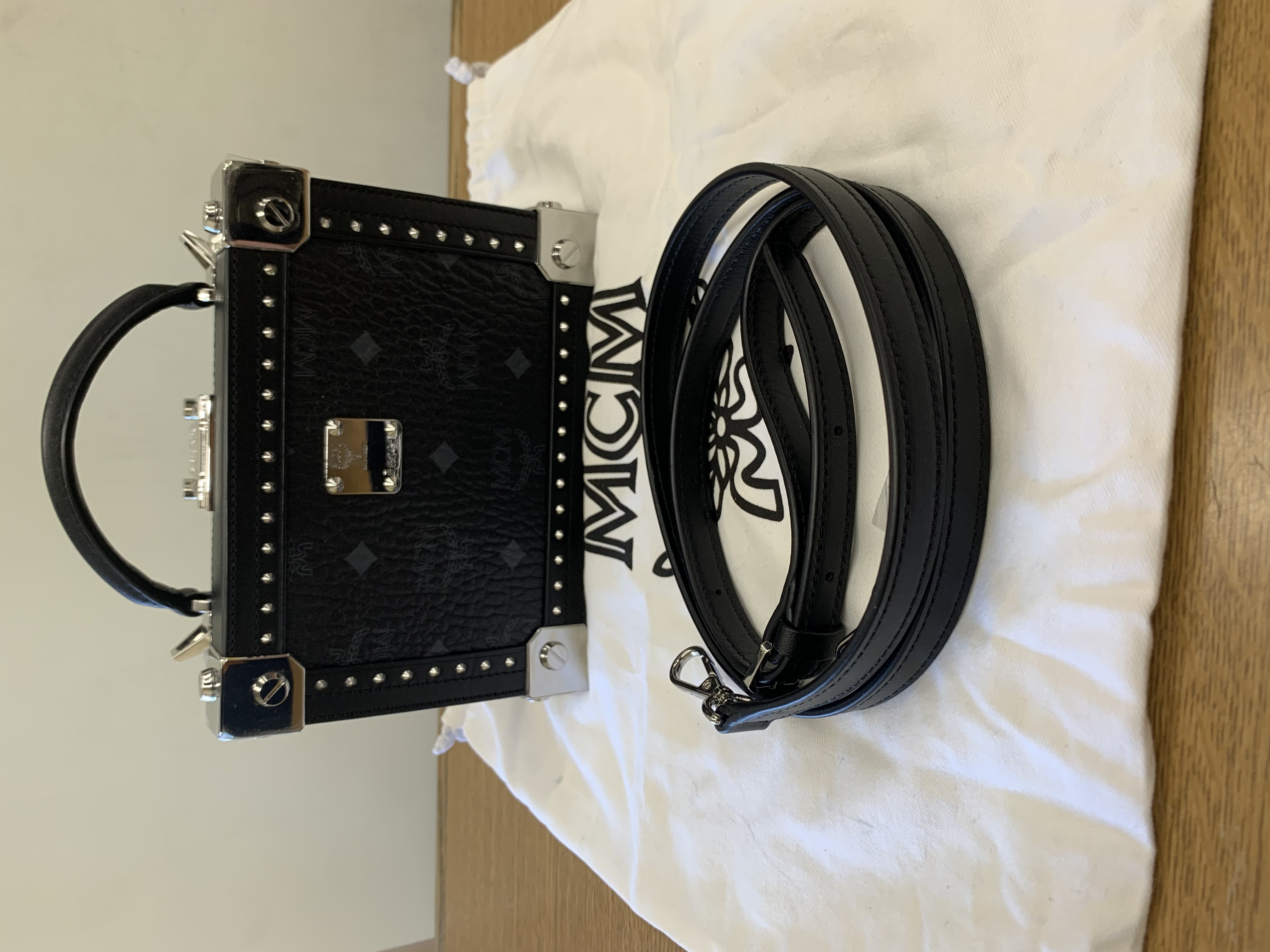 MCM ｳﾞｨｾﾄｽ ｸﾛｽﾎﾞﾃﾞｨﾊﾞｯｸﾞ 未使用品 入荷致しました！ | 八女・久留米