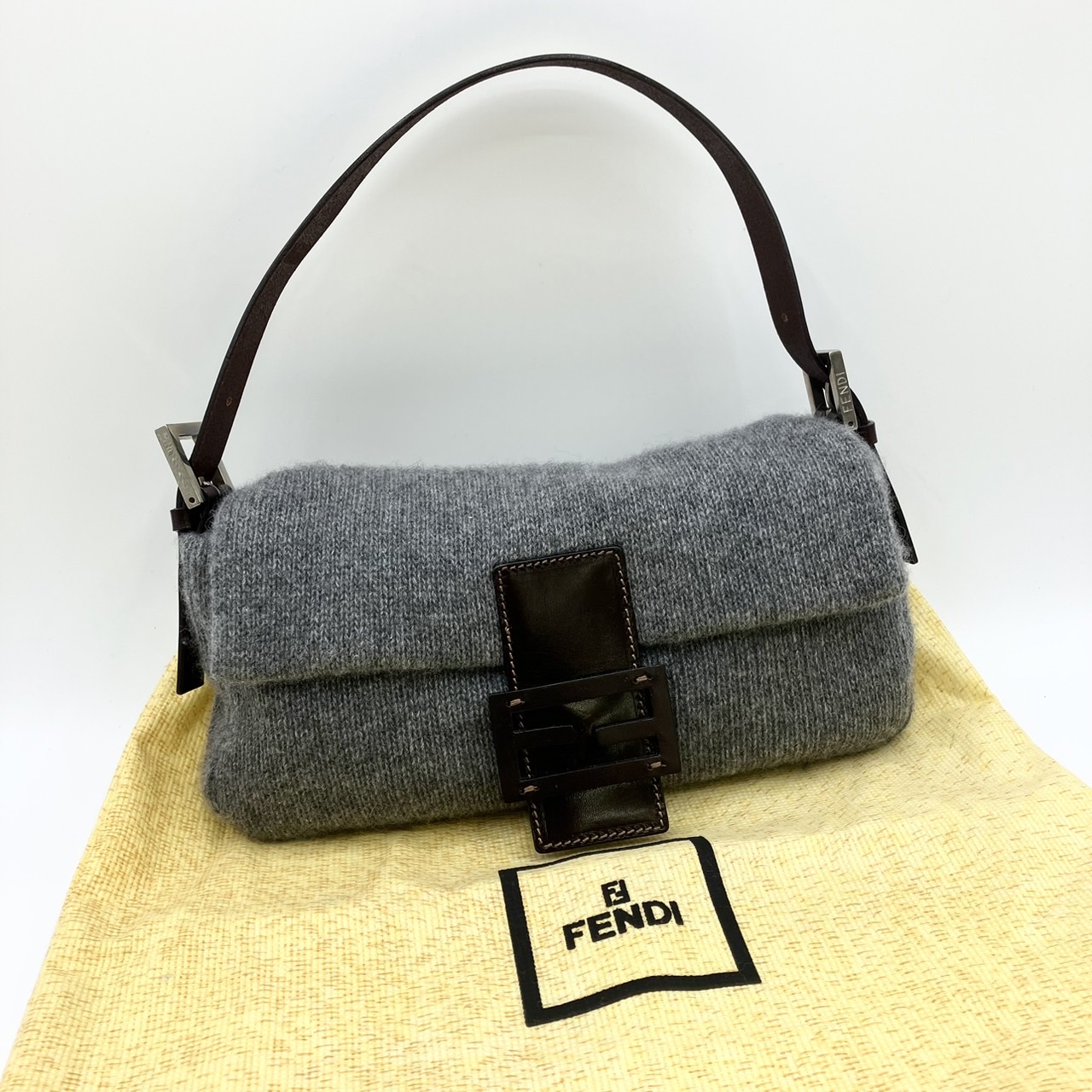 FENDI【フェンディ】ニットマンマバケットバッグ買取価格と査定の