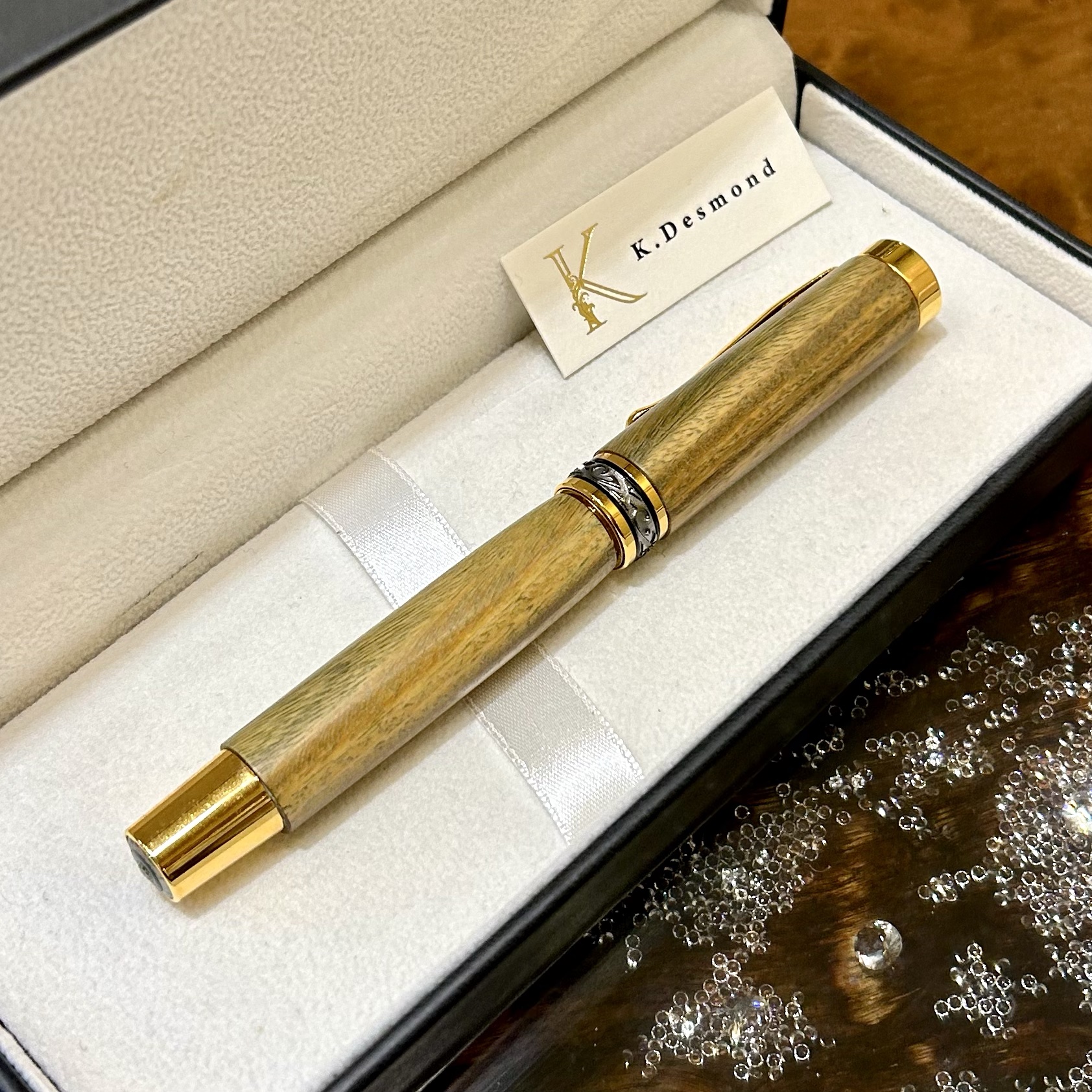 謙虚・世界一重い木】リグナムバイタのボールペン | 金井工房