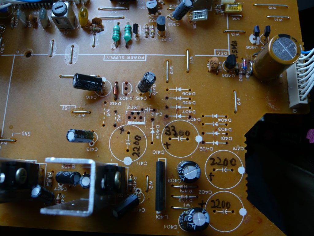 カセットデッキ TEAC V-1050 (修理編) | K&Rぴースケの雑語録