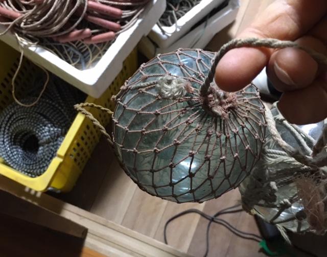 海に浮かぶガラス玉 – 小豆島せとうち感謝館