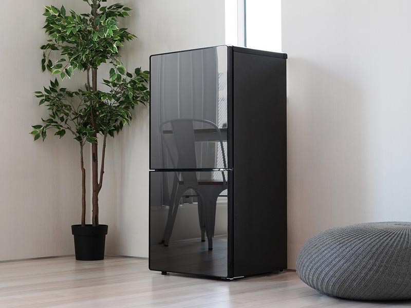 ツインバード、部屋を広く見せるミラーデザイン冷蔵庫。一人暮らしに