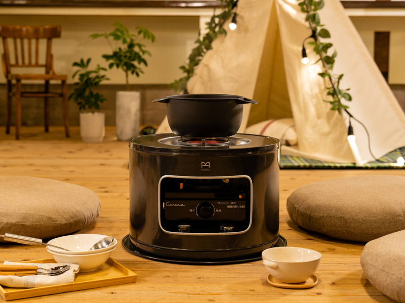囲んで料理できる丸い石油コンロの限定色「すみいろ」、コロナ - 家電