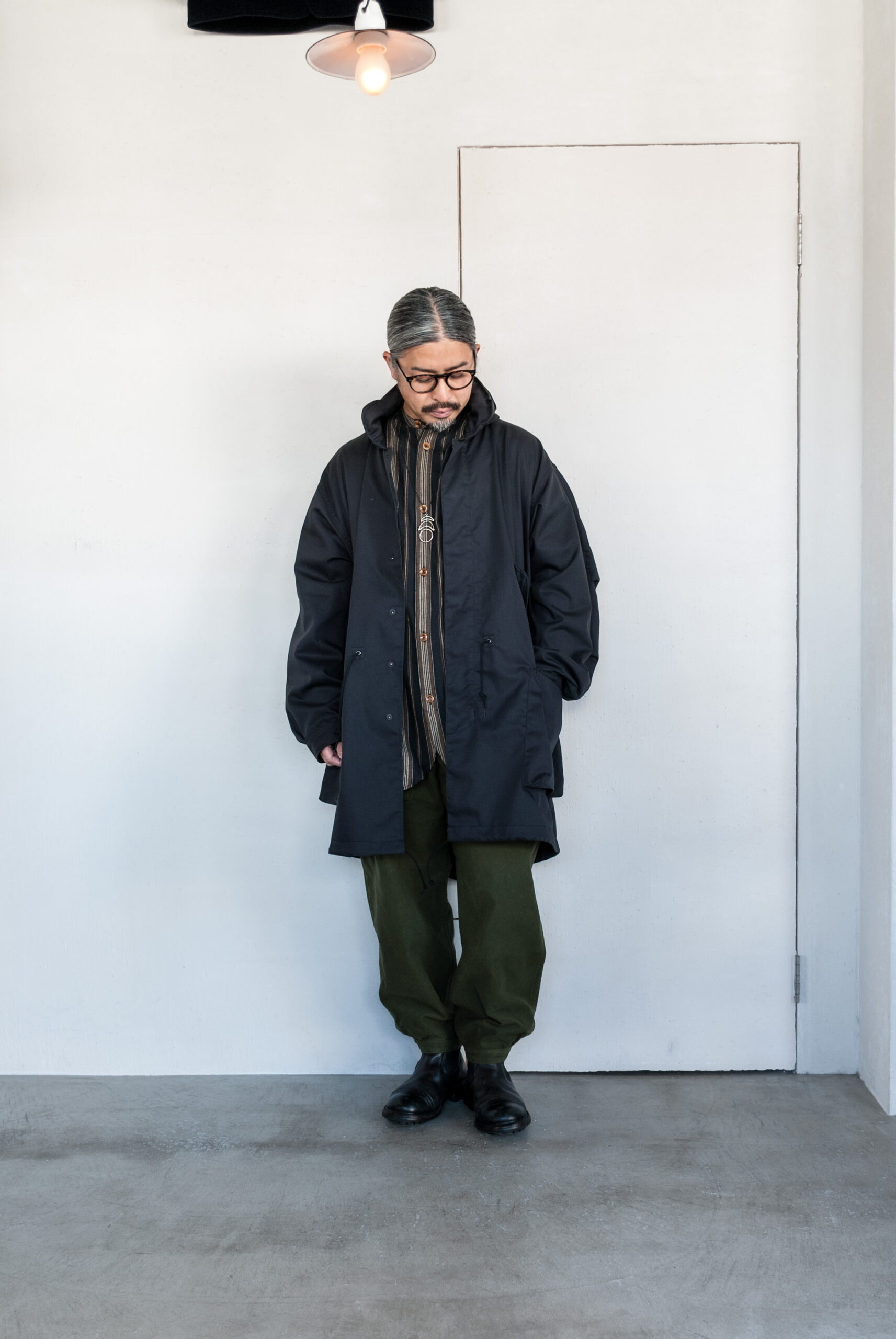 SASSAFRAS Digs Crew Coat British Twill | kado〔カド オノミチ〕