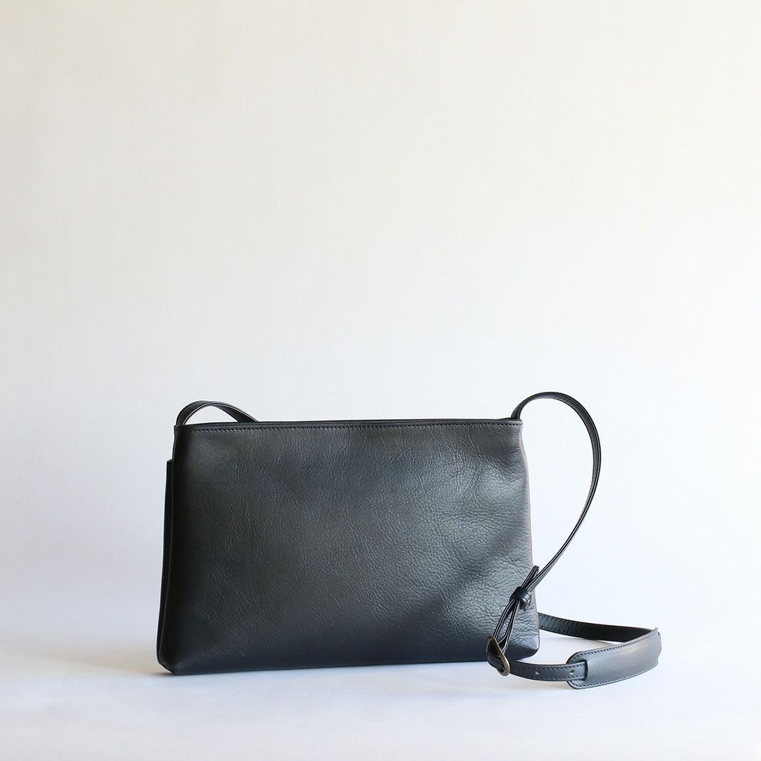 ホーガンズアレイ/レザーサコッシュ・ラージ | 香久山鞄