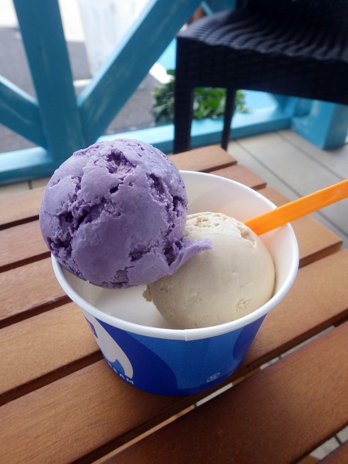 熊谷市上之「ブルーシールアイス熊谷店」のレギュラーダブルカップ