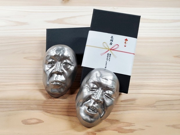 買ってみな、飛ぶぞ」本人の顔や手形からつくられたリアル長州力グッズ