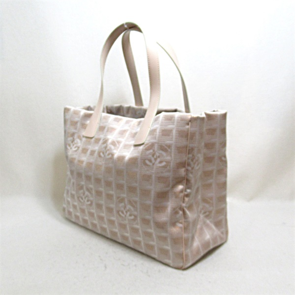 シャネル】ニュートラベルラインは今更流行遅れでダサい？定価やコーデ