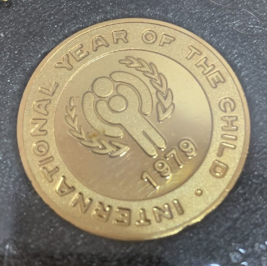 国際児童年記念 記念メダル ケース入り 1979年 昭和54年 直径3.1㎝ 重