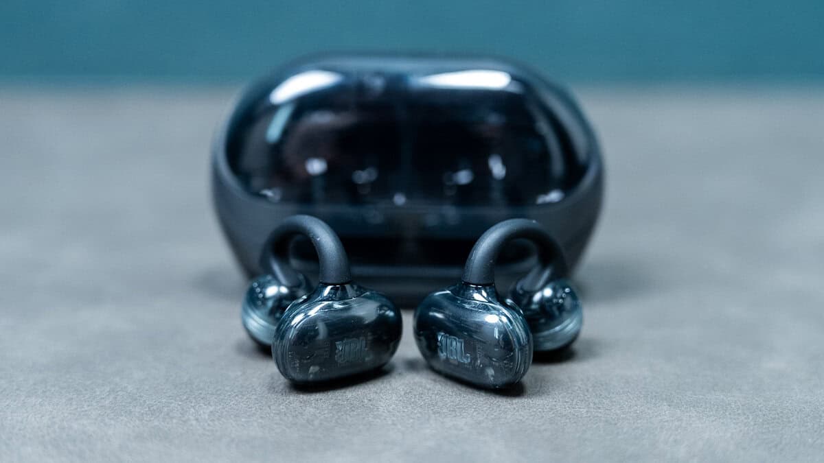 レビュー】JBLから初のイヤーカフ型ワイヤレスイヤホン Soundgear