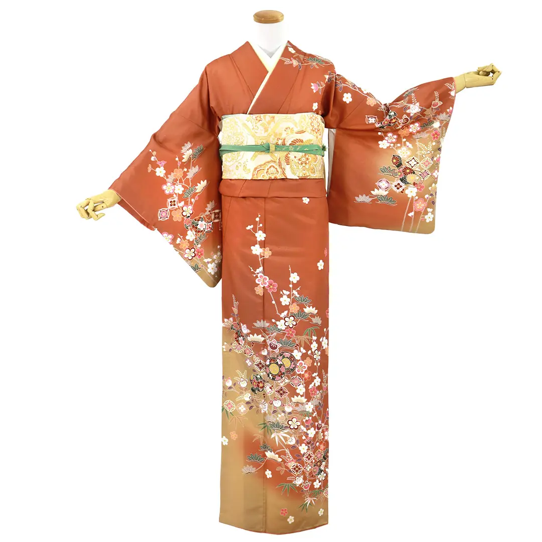 樺色（かばいろ）地に橘と吉祥文様の訪問着（袷）（ポリエステル