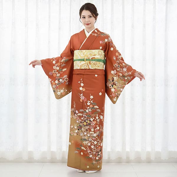 樺色（かばいろ）地に橘と吉祥文様の訪問着（袷）（ポリエステル