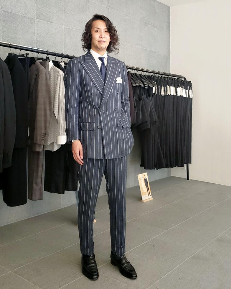 英国生地を使用したダブルブレストスーツ 大阪本町店 菱田幹