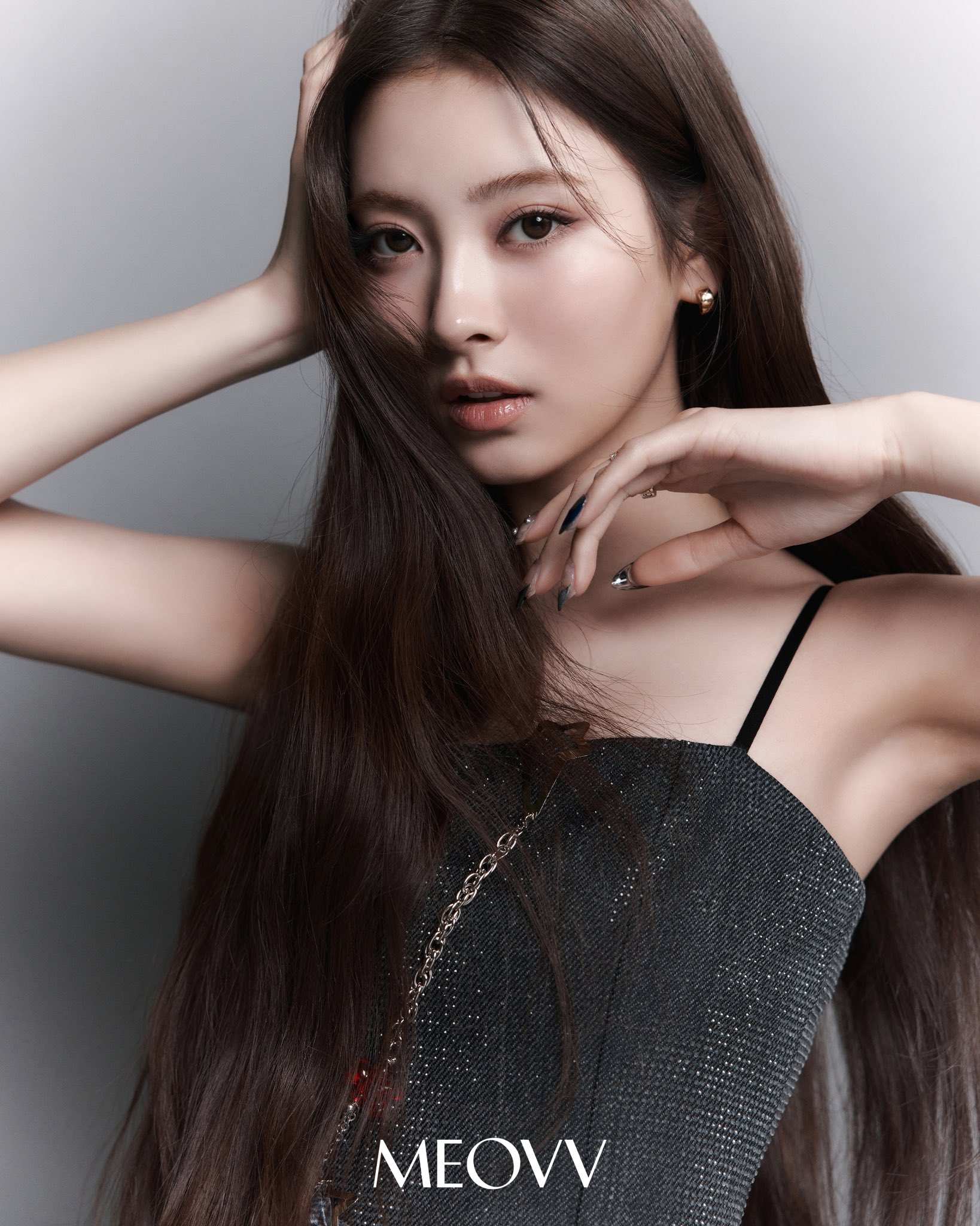 圧倒的ビジュアルと華で他を圧倒？「MEOVV」の日本人メンバー・アンナ